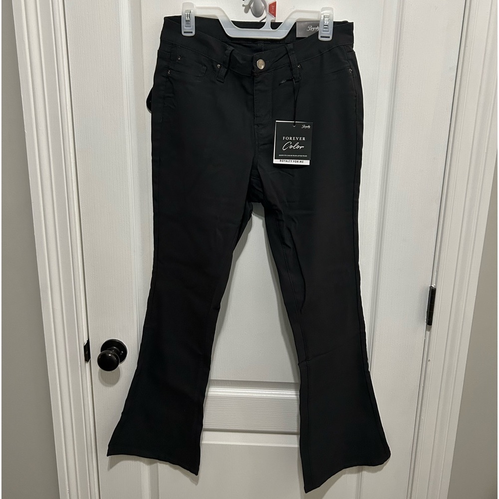 Black mid rise mini bootcut pant